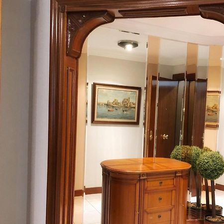 Clasico Y Funcional Vivienda Turistica Centro Bilbao Esterno foto