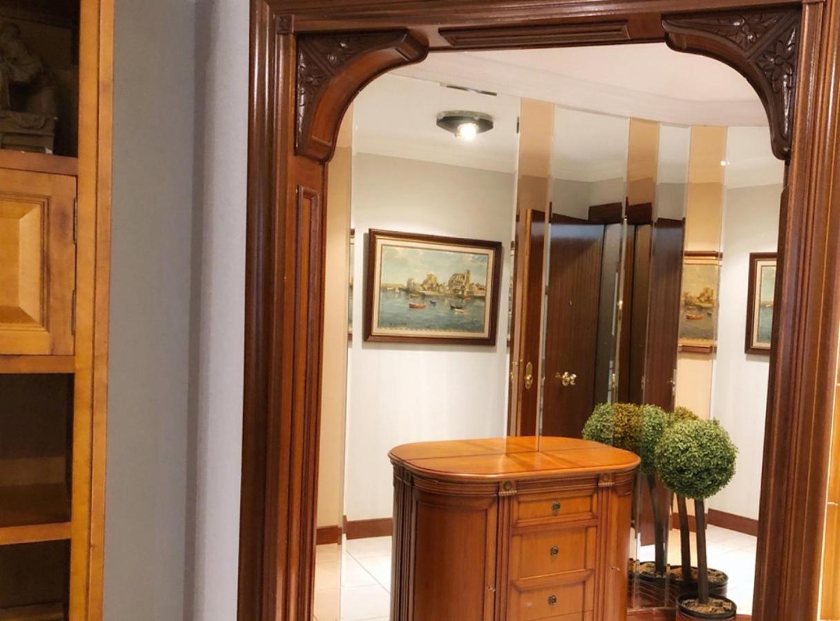 Clasico Y Funcional Vivienda Turistica Centro Bilbao Esterno foto