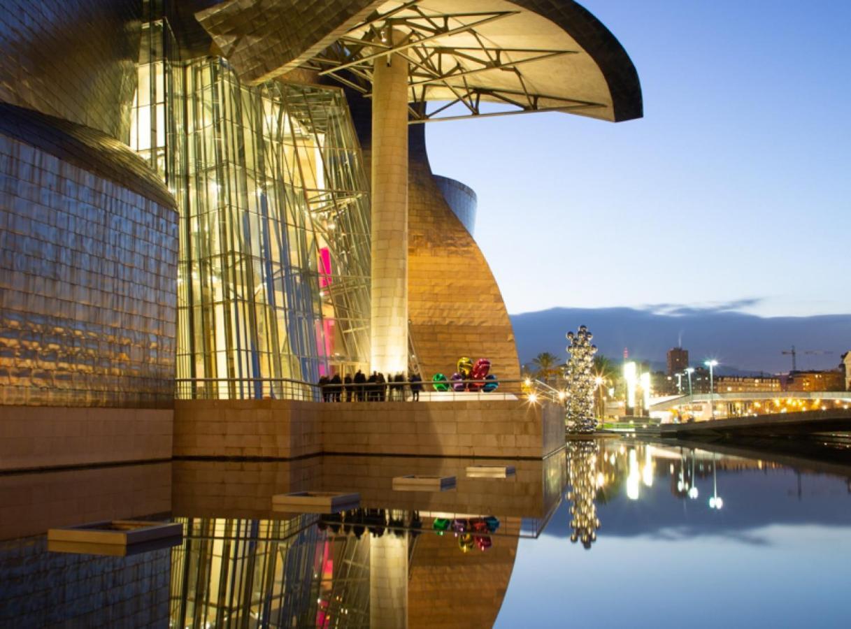 Clasico Y Funcional Vivienda Turistica Centro Bilbao Esterno foto